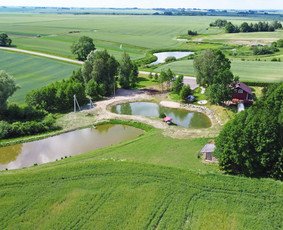 Ponstubė gamtos apsuptyje